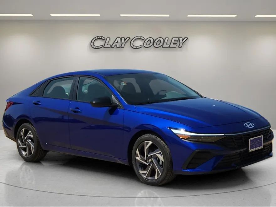 2025 Hyundai Elantra SEL Sport photo 1