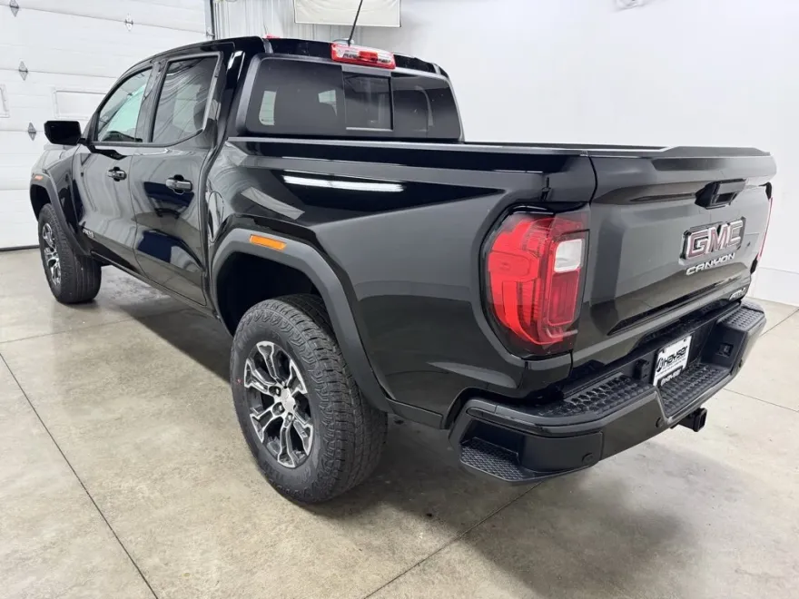2025 Gmc Canyon AT4 photo 1