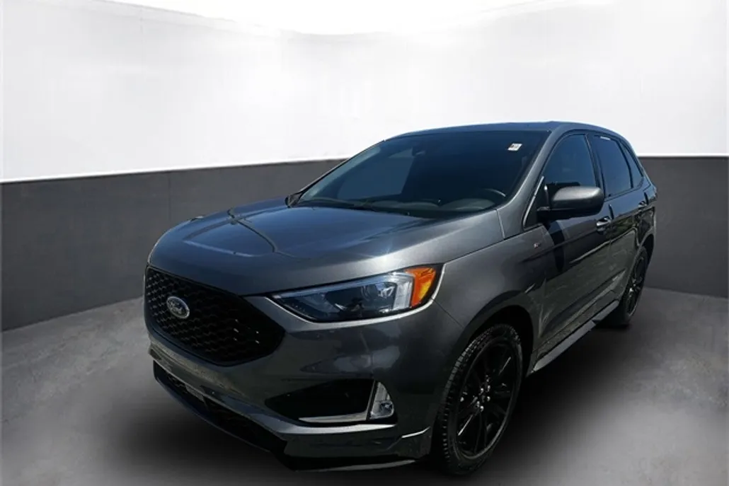 2024 Ford Edge ST photo 1