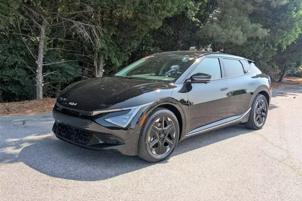 2025 Kia EV6 Wind photo 1