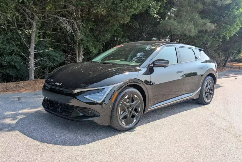 2025 Kia EV6 Wind photo 1