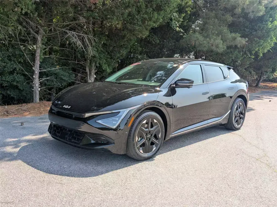 2025 Kia EV6 Wind photo 1