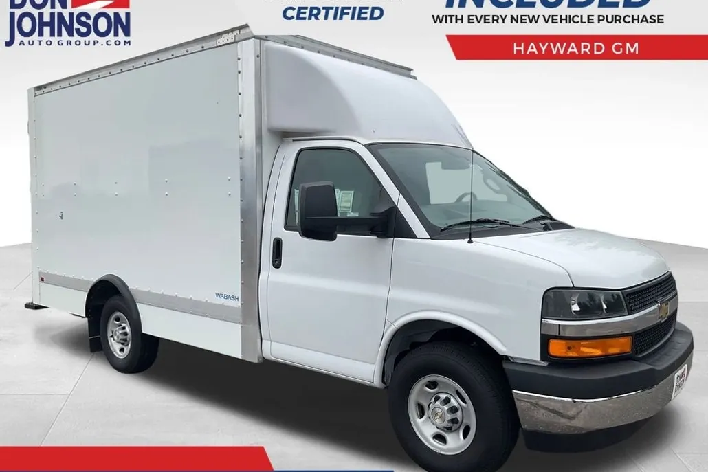 2025 Chevrolet Express Cutaway 3500 photo 1