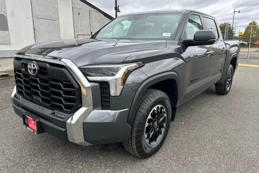 2026 Toyota Tundra SR5 CrewMax photo 1