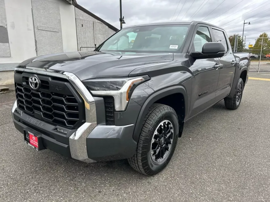 2026 Toyota Tundra SR5 CrewMax photo 1