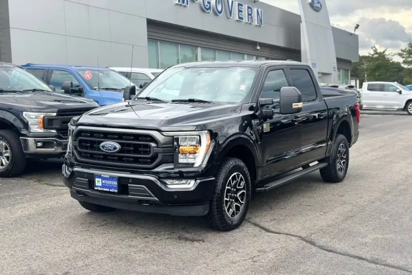 2023 Ford F-150 XLT photo 1