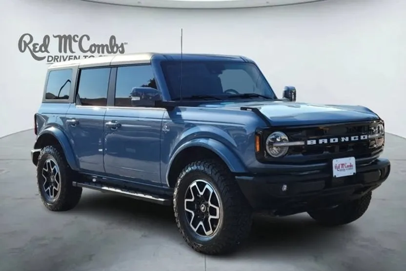 2023 Ford Bronco Outer Banks photo 1