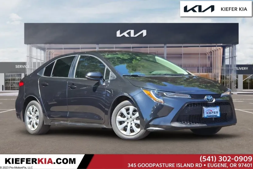 2021 Toyota Corolla LE photo 1