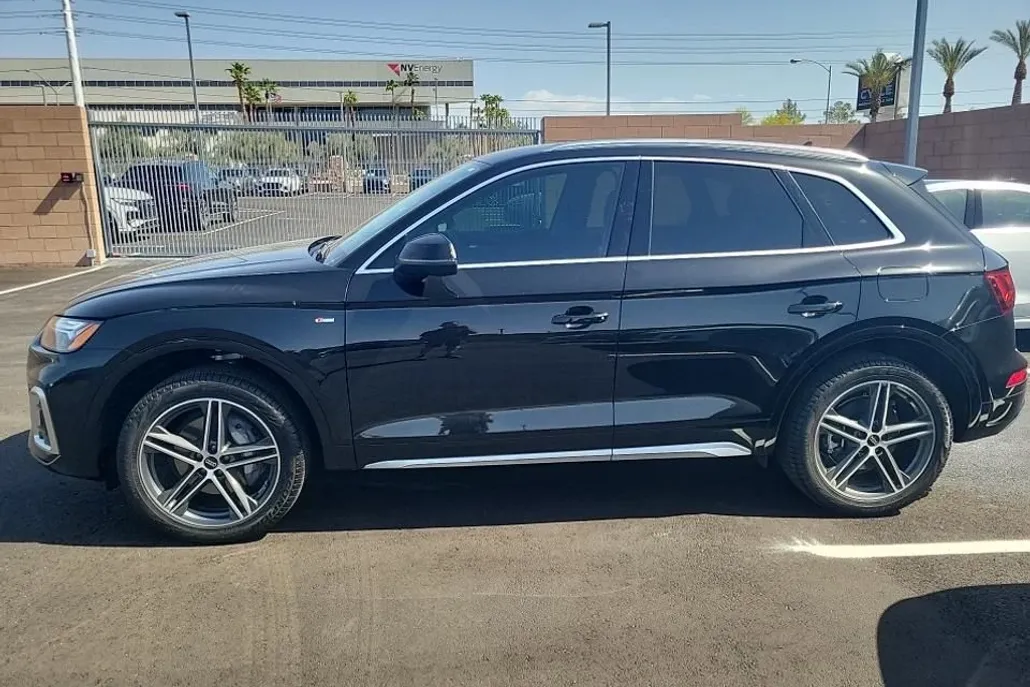 2024 Audi Q5 55 Premium photo 1