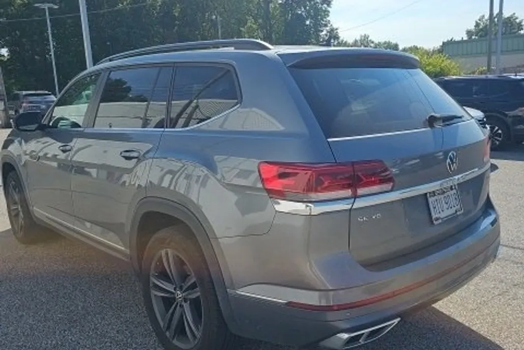 2021 Volkswagen Atlas V6 SE Technology R-Line photo 1