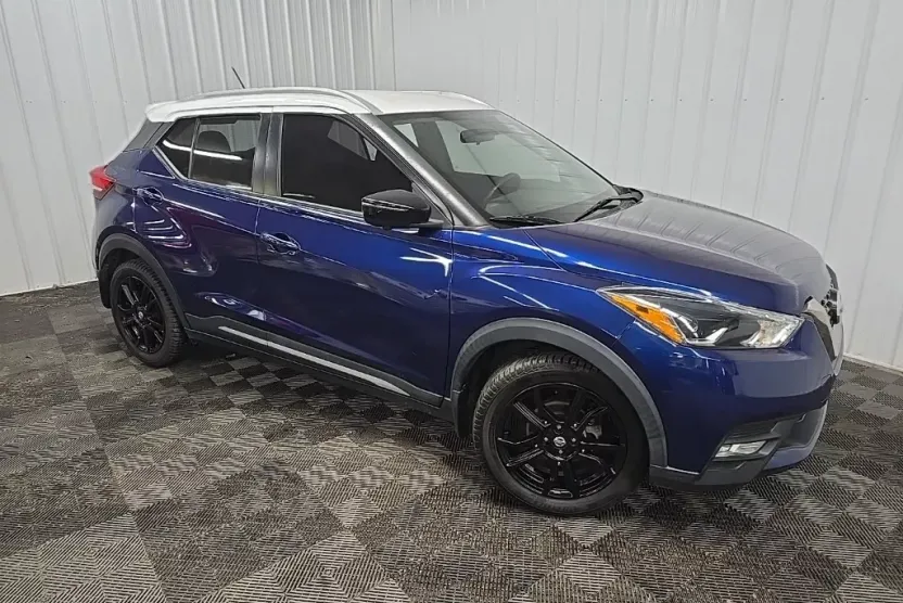 2019 Nissan Kicks SR photo 1