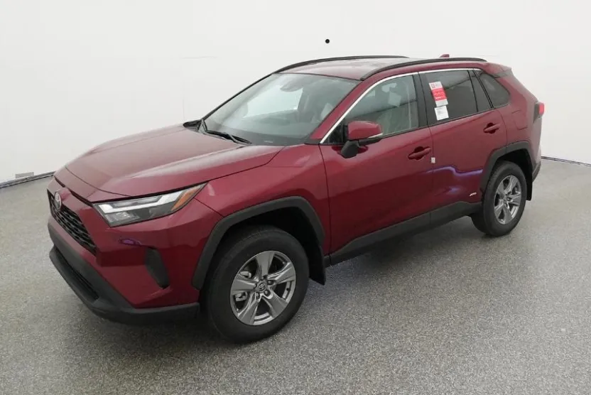 2025 Toyota RAV4 Hybrid XLE photo 1