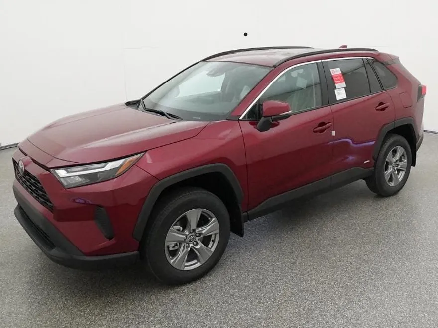 2025 Toyota RAV4 Hybrid XLE photo 1