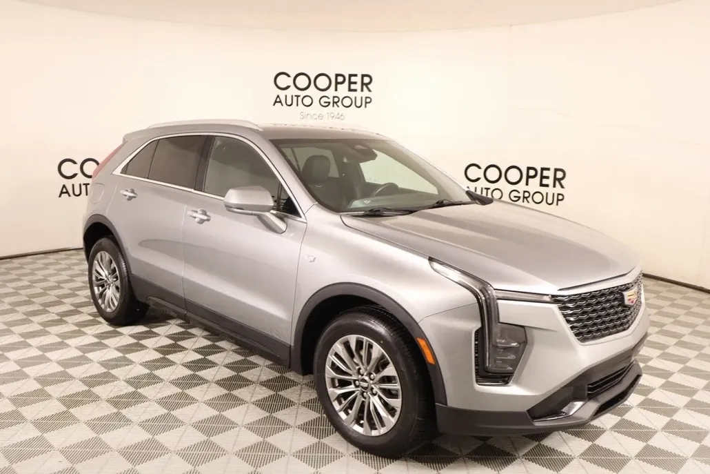 2024 Cadillac XT4 Premium Luxury photo 1
