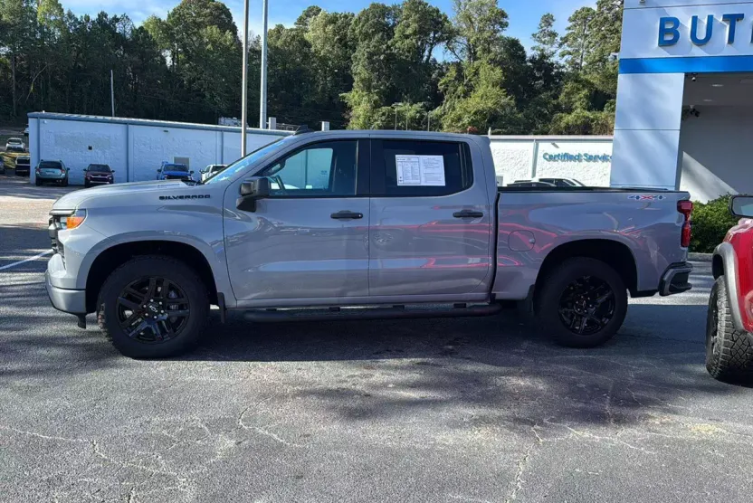 2024 Chevrolet Silverado 1500 Custom photo 1