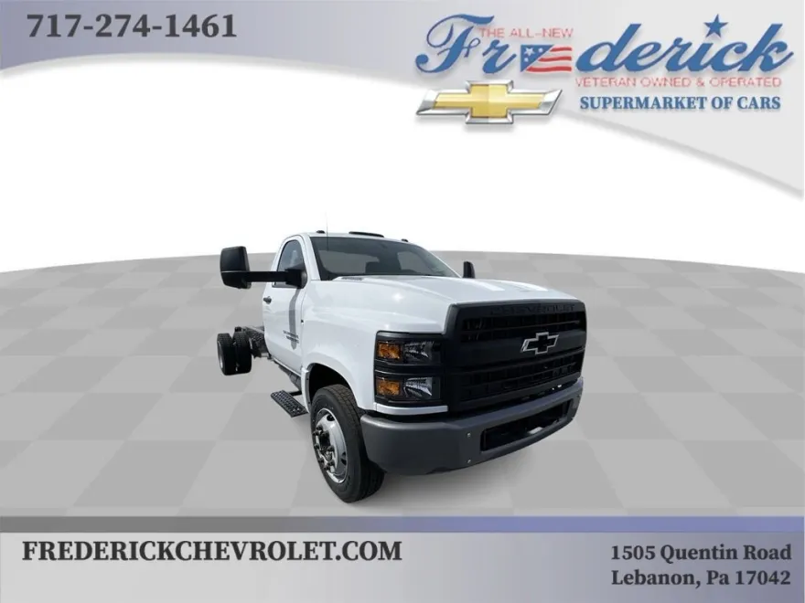2023 Chevrolet Silverado 5500HD Work Truck photo 1