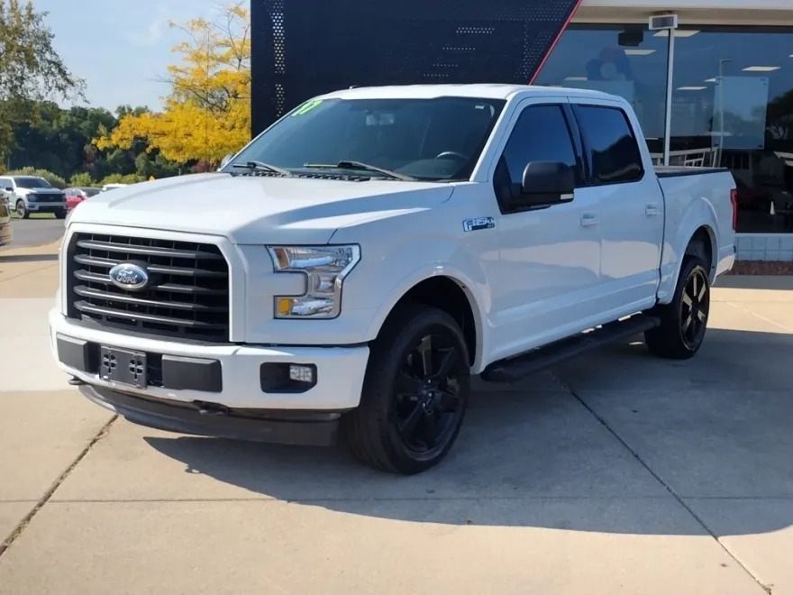 2017 Ford F-150 XLT photo 1
