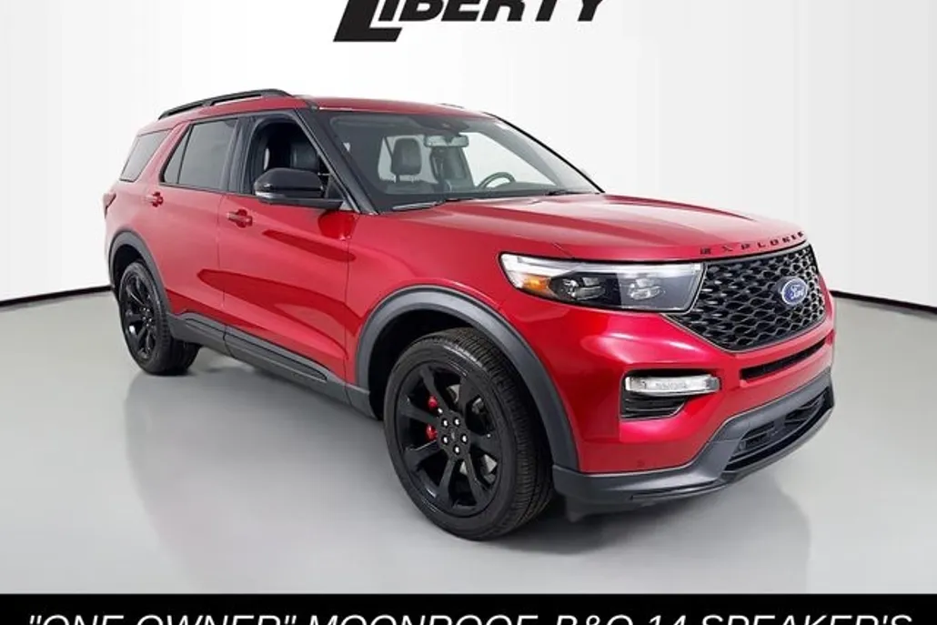 2023 Ford Explorer ST photo 1