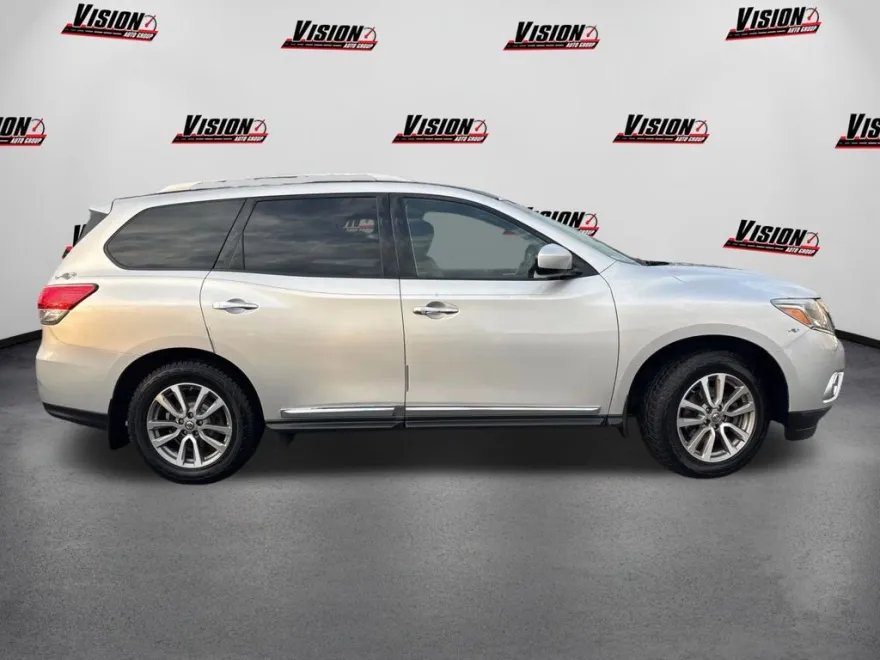 2014 Nissan Pathfinder SL photo 1