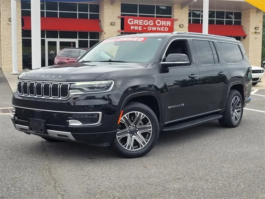 2024 Jeep Wagoneer L Series II photo 1