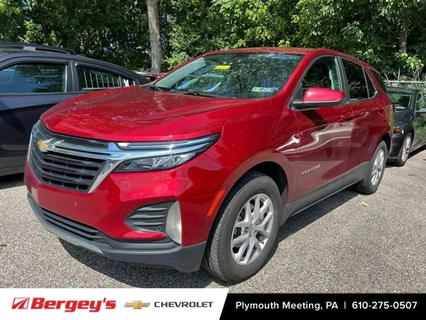 2023 Chevrolet Equinox LT photo 1