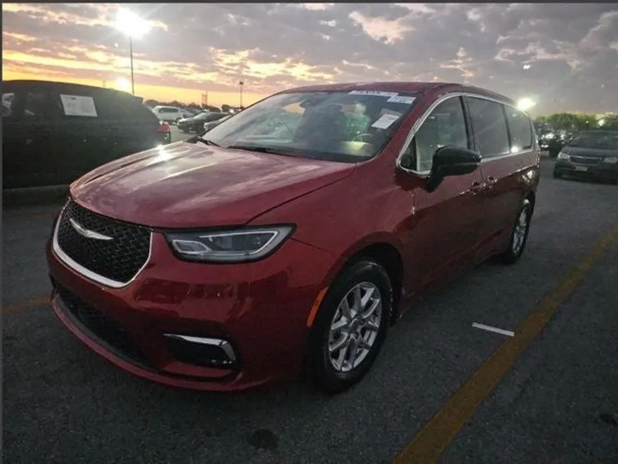 2025 Chrysler Pacifica photo 1
