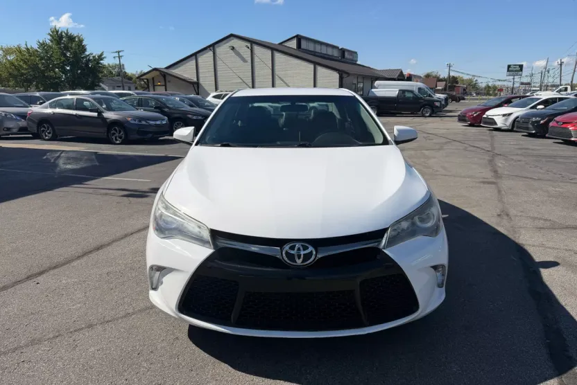 2017 Toyota Camry XLE XSE photo 1