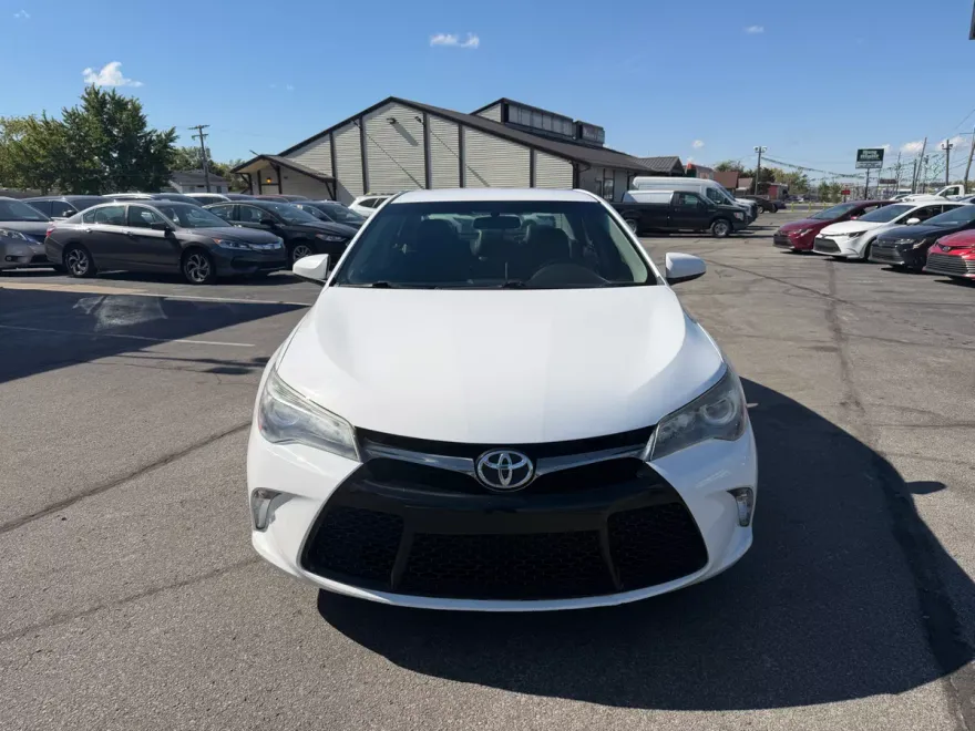 2017 Toyota Camry XLE XSE photo 1