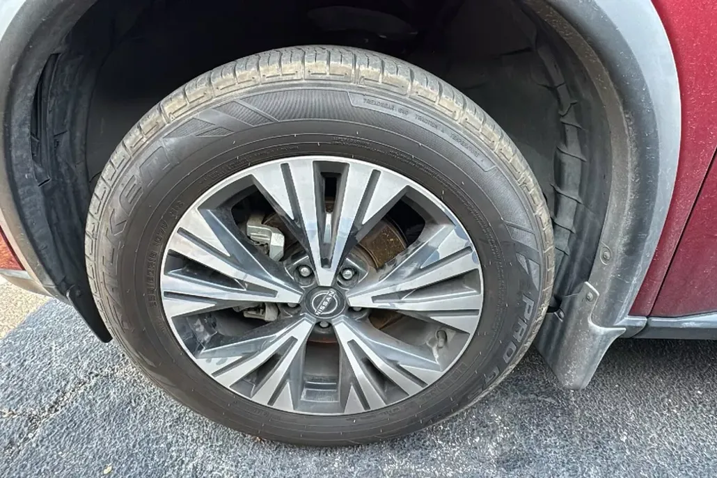 2023 Nissan Rogue SV photo 1