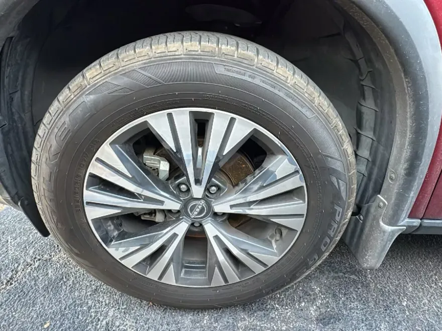 2023 Nissan Rogue SV photo 1