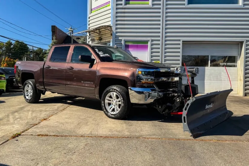 2016 Chevrolet Silverado 1500 LT photo 1