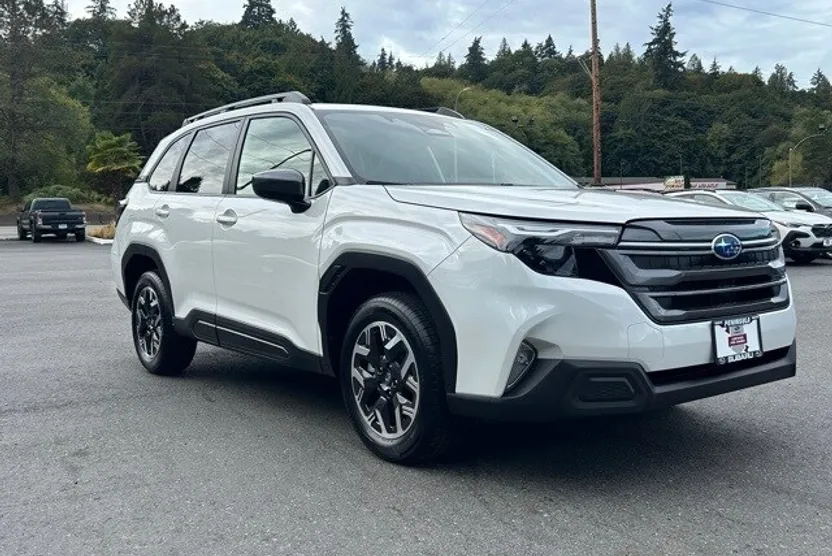 2025 Subaru Forester Premium Base photo 1