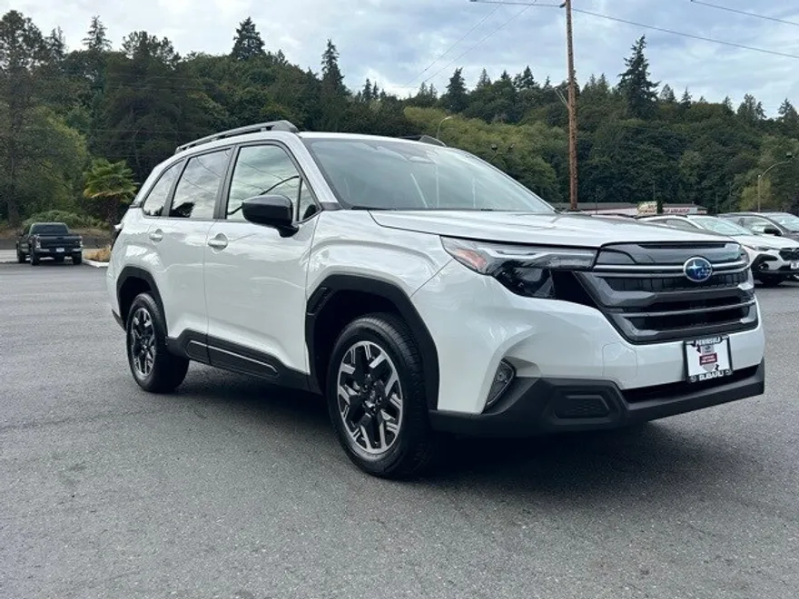 2025 Subaru Forester Premium Base photo 1