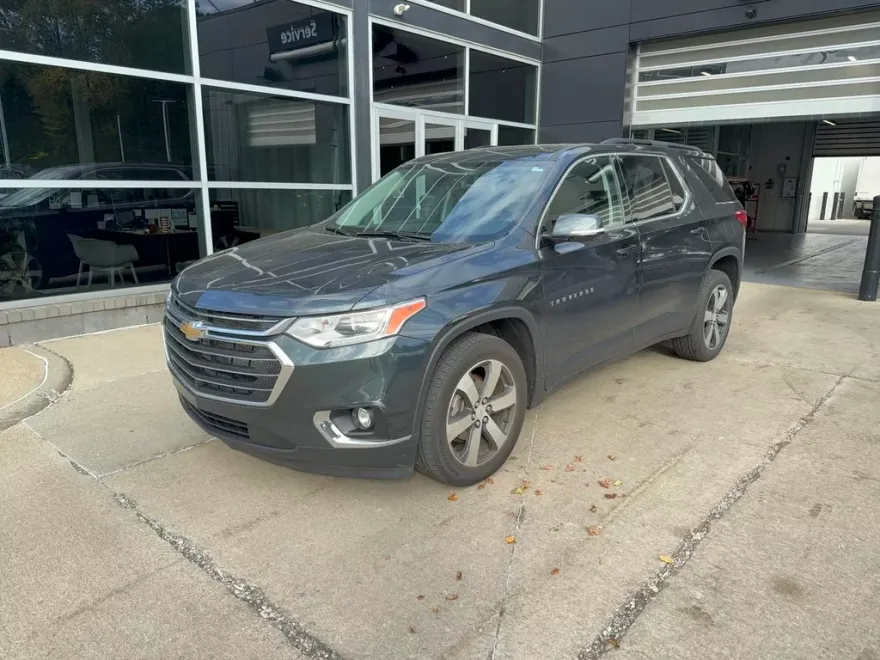 2020 Chevrolet Traverse Leather photo 1