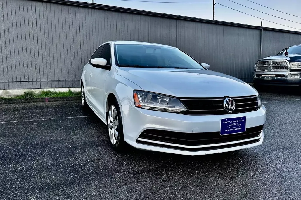 2017 Volkswagen Jetta S photo 1