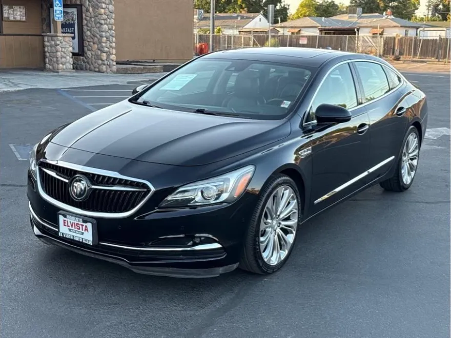 2017 Buick LaCrosse Premium photo 1