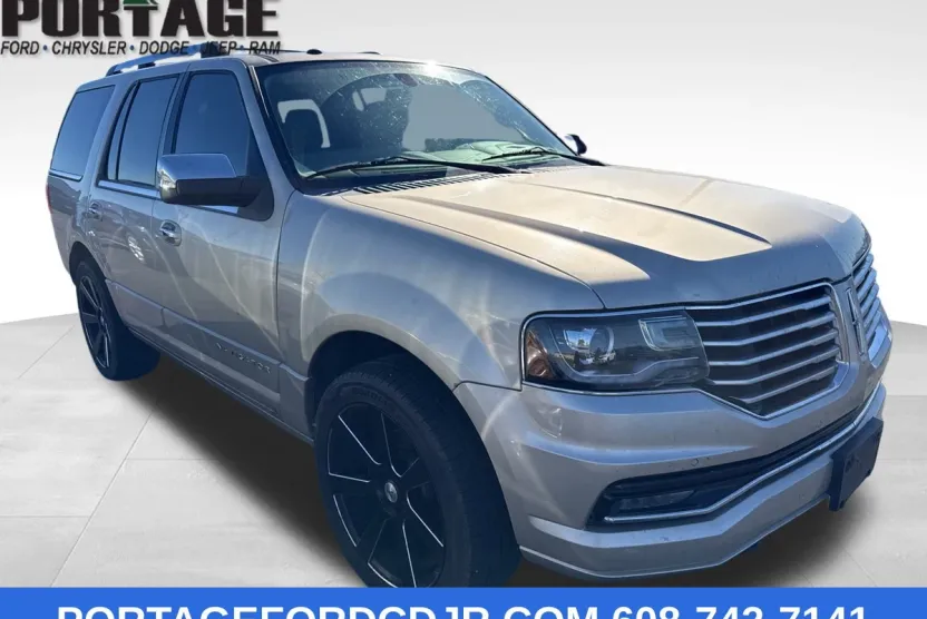 2017 Lincoln Navigator Select photo 1