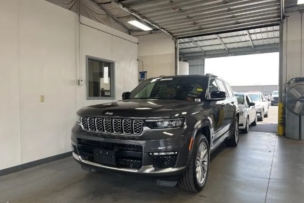 2024 Jeep Grand Cherokee L Summit photo 1