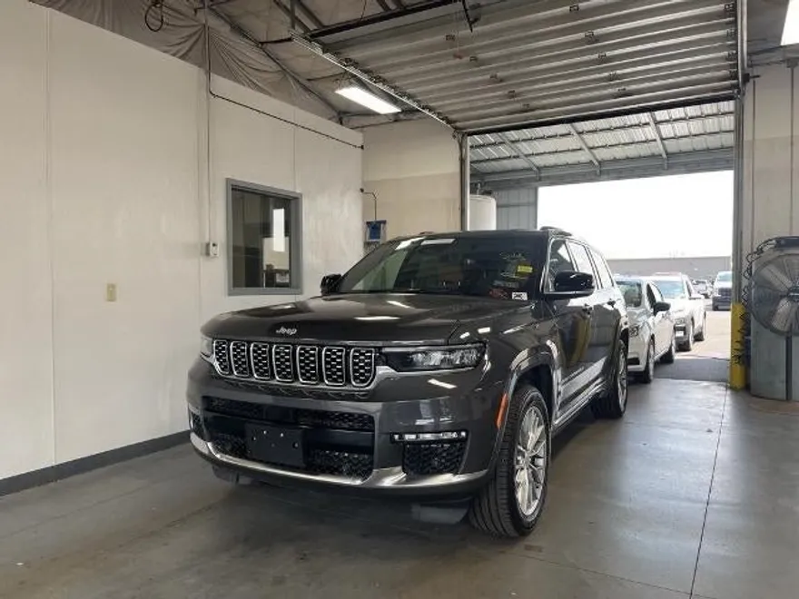 2024 Jeep Grand Cherokee L Summit photo 1