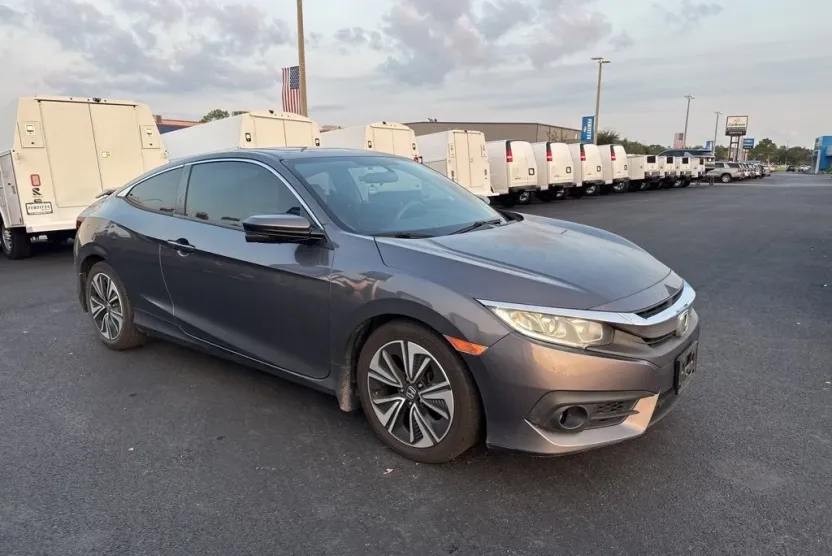 2017 Honda Civic EX-T photo 1
