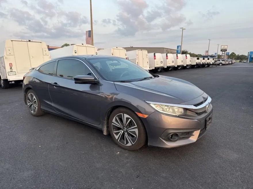 2017 Honda Civic EX-T photo 1