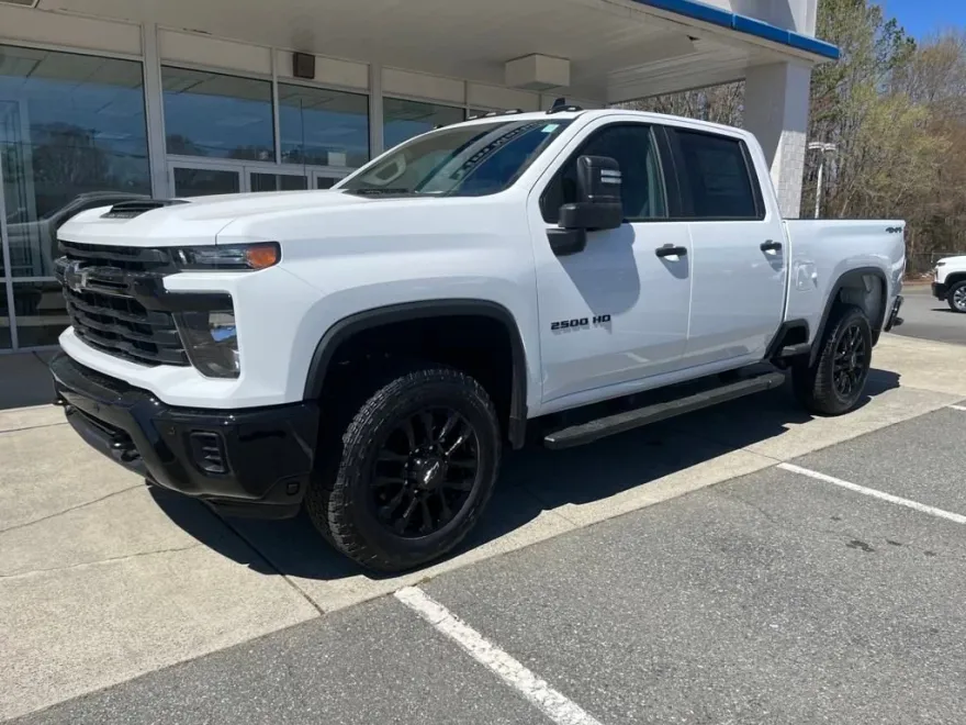 2025 Chevrolet Silverado 2500HD Custom photo 1
