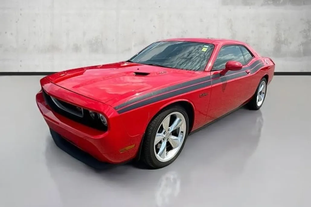 2013 Dodge Challenger R/T Classic photo 1