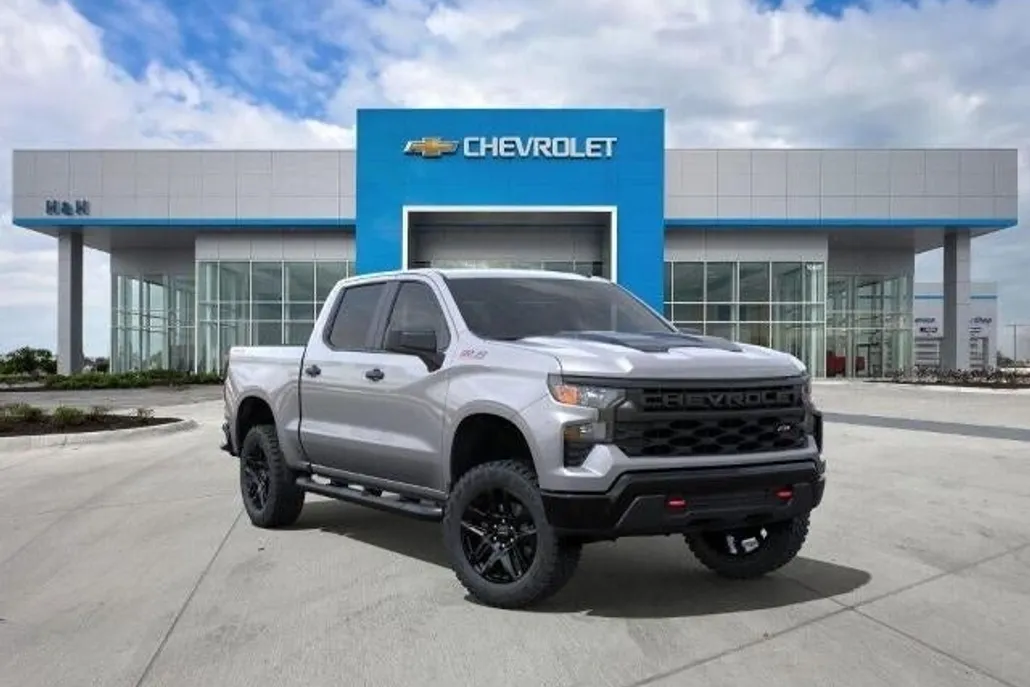 2025 Chevrolet Silverado 1500 Custom Trail Boss photo 1
