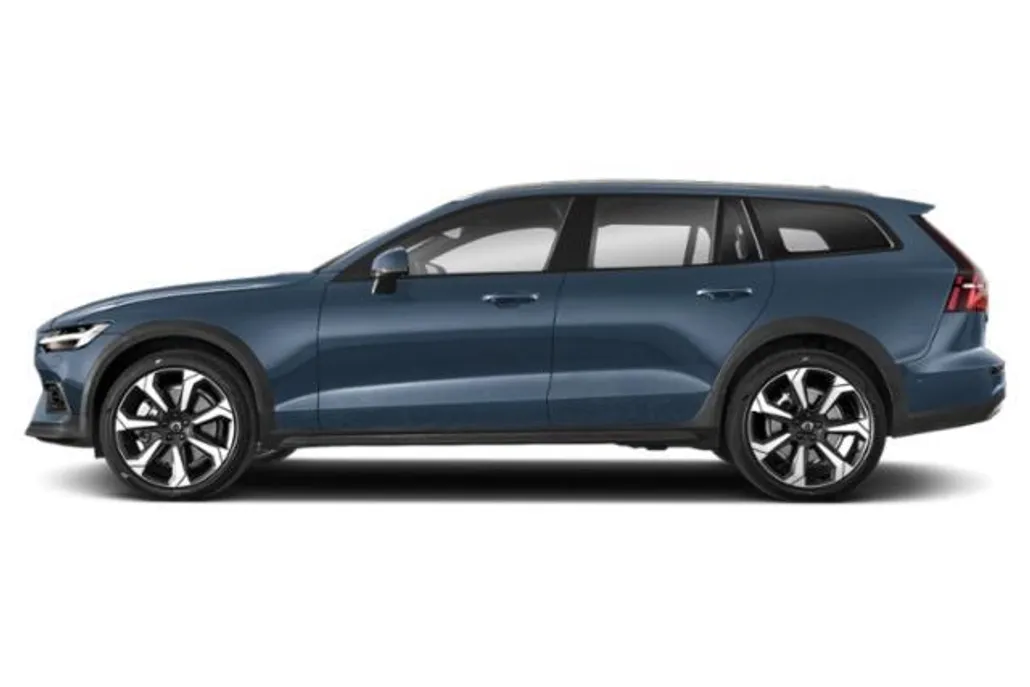 2026 Volvo V60 Cross Country B5 Plus photo 1
