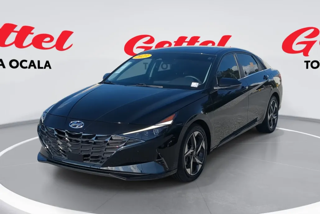 2023 Hyundai Elantra Limited photo 1