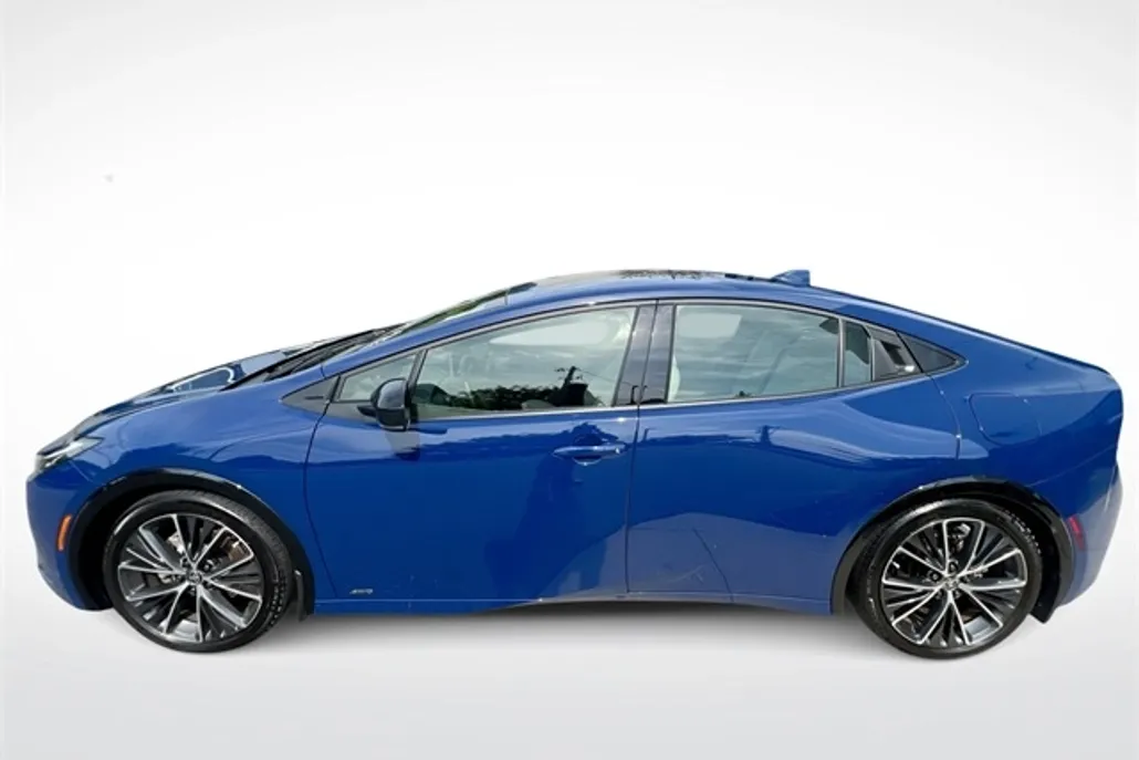 2024 Toyota Prius XLE photo 1