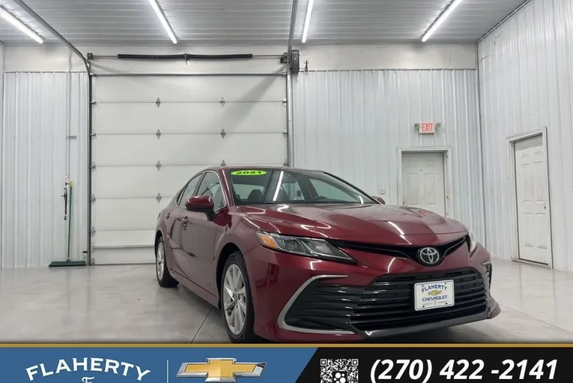 2021 Toyota Camry LE photo 1