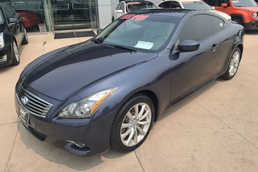 2013 Infiniti Q50 photo 1