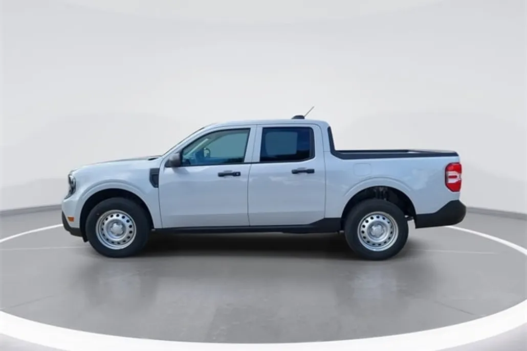 2025 Ford Maverick XL photo 1